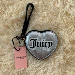 Juicy Couture Metallic Shear Genius Heart Zip Around 🩶